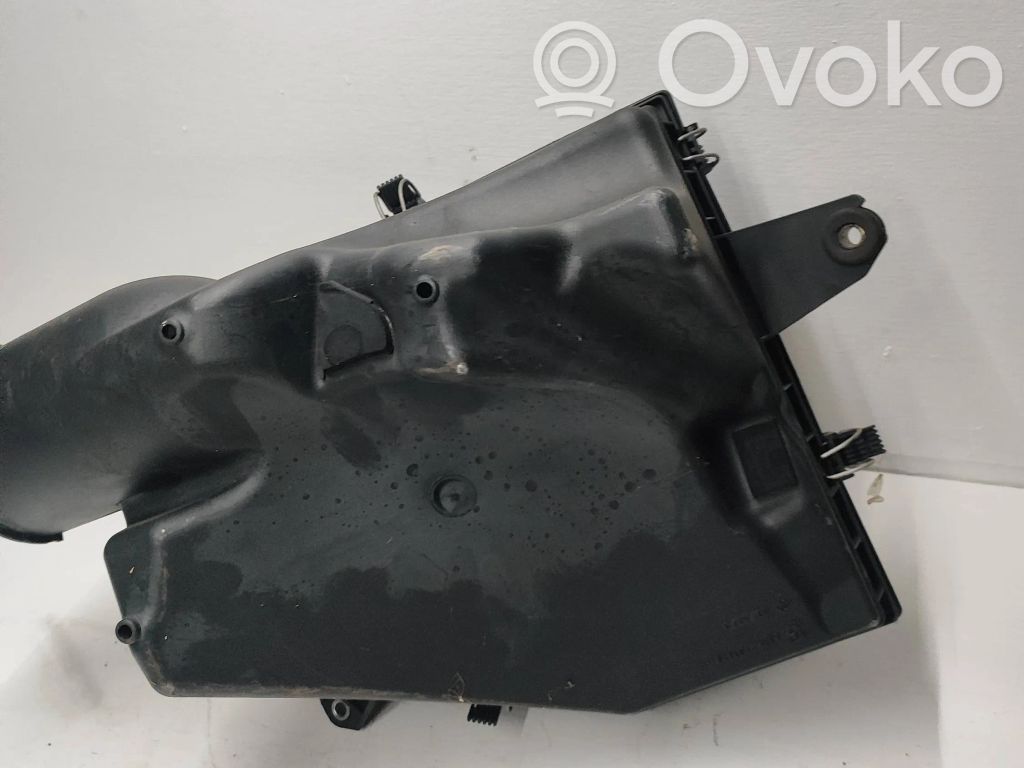 BMW 5 E60 E61 Air filter box 