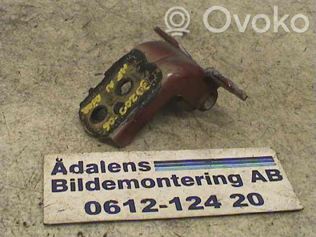 Nissan Navara D40 Front door lower hinge 