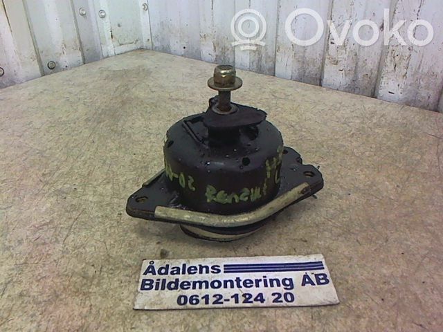Renault Laguna II Engine mount bracket 