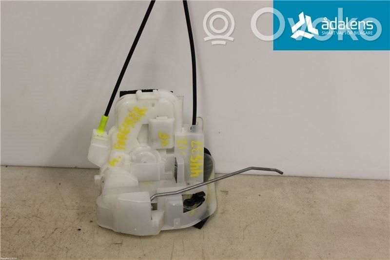 Subaru Forester SH Motor de bloqueo de puertas 