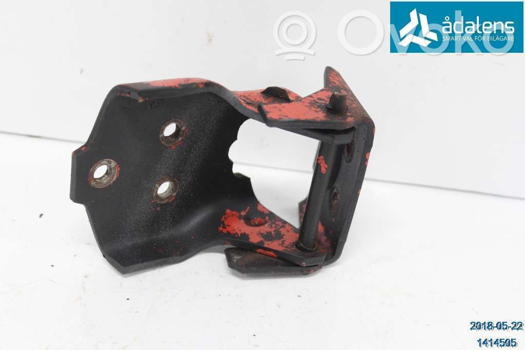Front door lower hinge