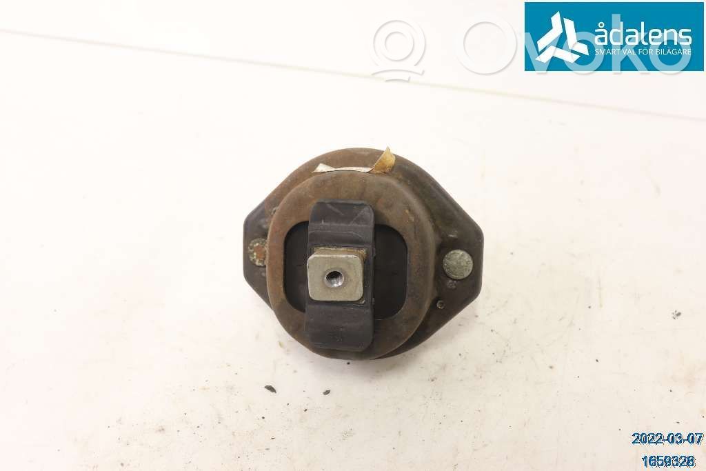 BMW 7 E65 E66 Engine mount bracket 