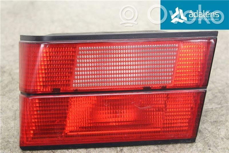 BMW 5 E34 Aizmugurējais lukturis pārsegā 
