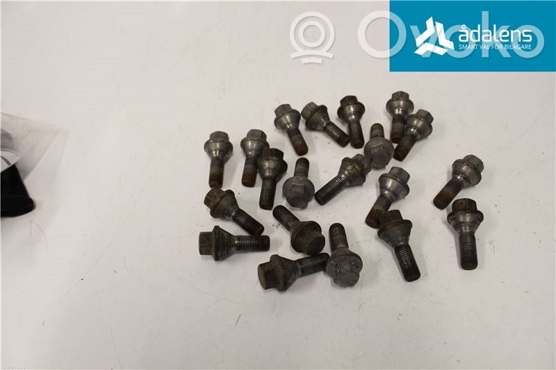 Tuercas/tornillos   8200639129,8200366209
