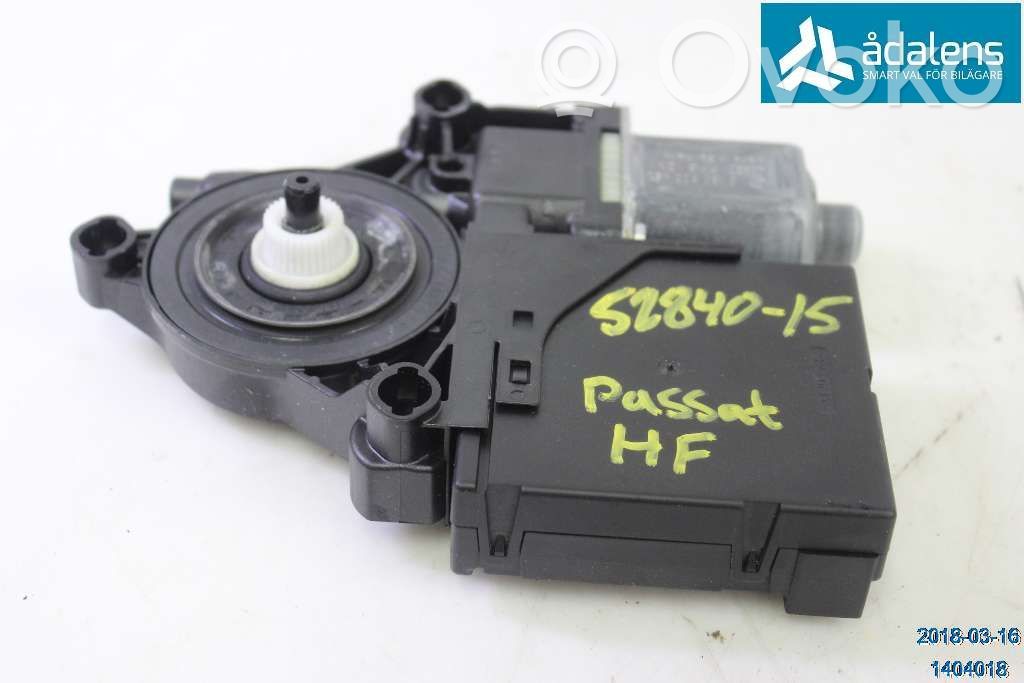 Volkswagen PASSAT B7 Silnik regulatora szyby drzwi przednich 