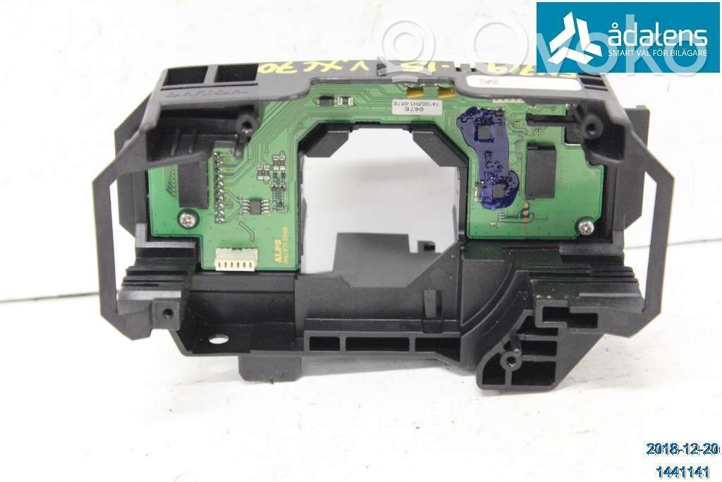 Volvo XC70 Wiper turn signal indicator stalk/switch 