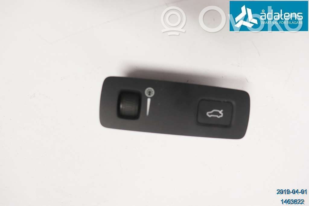 Tailgate/boot open switch button   31443873,31376510