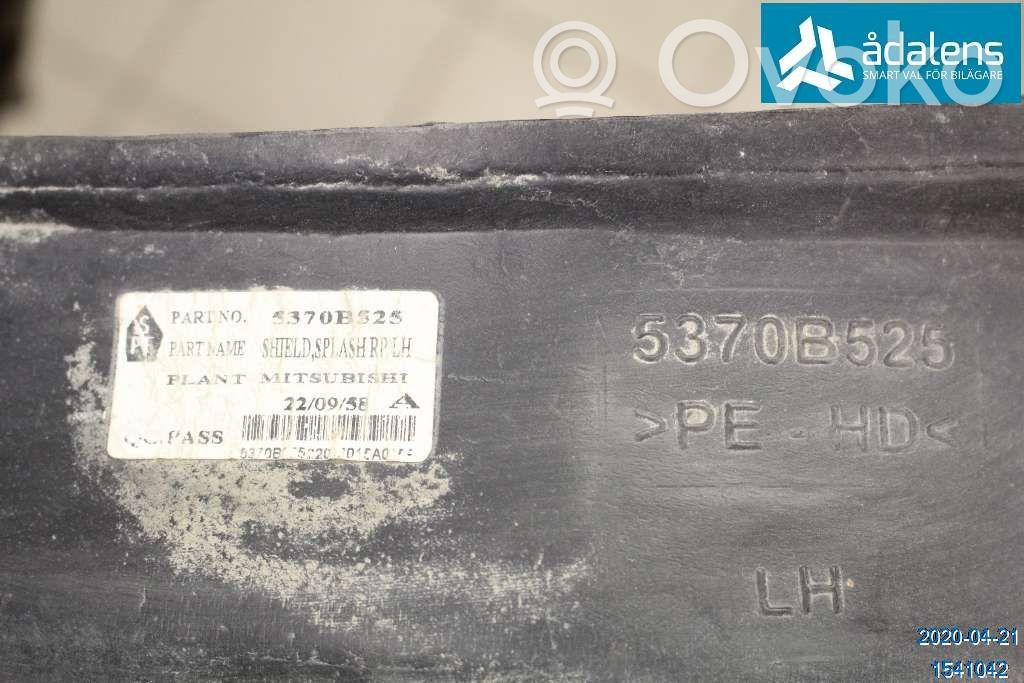 Mitsubishi L200 Apărători interioare aripă roată față 