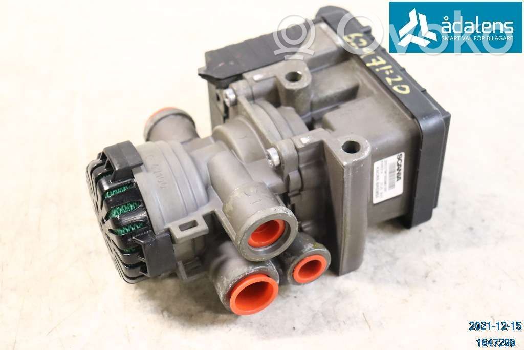 Volvo S90, V90 Scheinwerfer 
