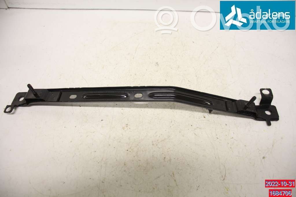 Volvo XC40 Suport fixare rezervor combustibil 