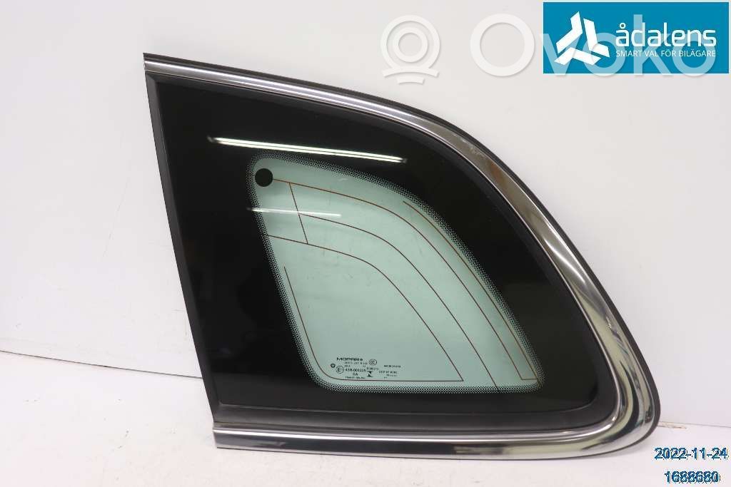 Ventanilla de ventilación de la puerta trasera   68224815AA