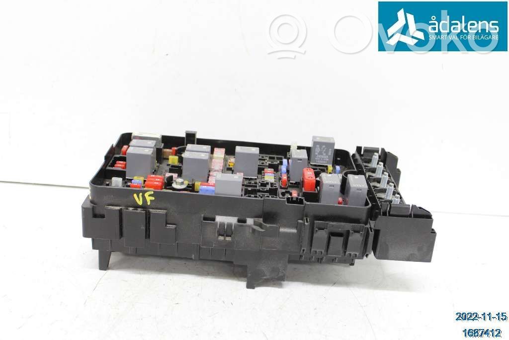 Fuse module   68235117AB,68235117AC
