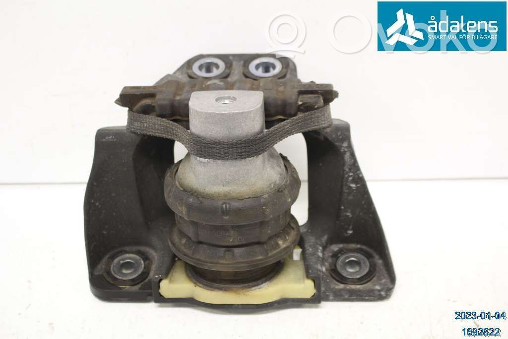 Engine mounting bracket   32298680,31686885
