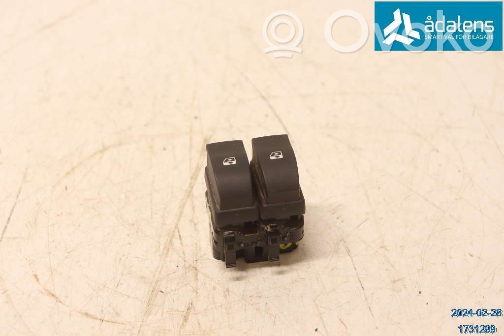 Renault Trafic II (X83) Electric window control switch 