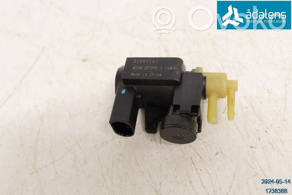 Vacuum valve   32257161
