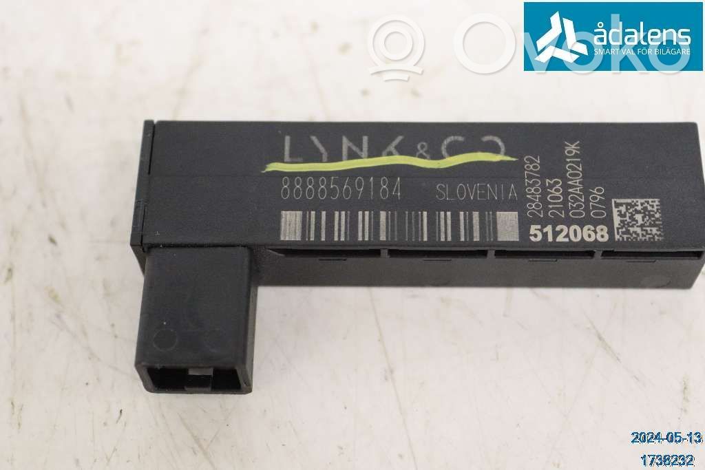 Lynk & co 01 Aerial antenna amplifier 