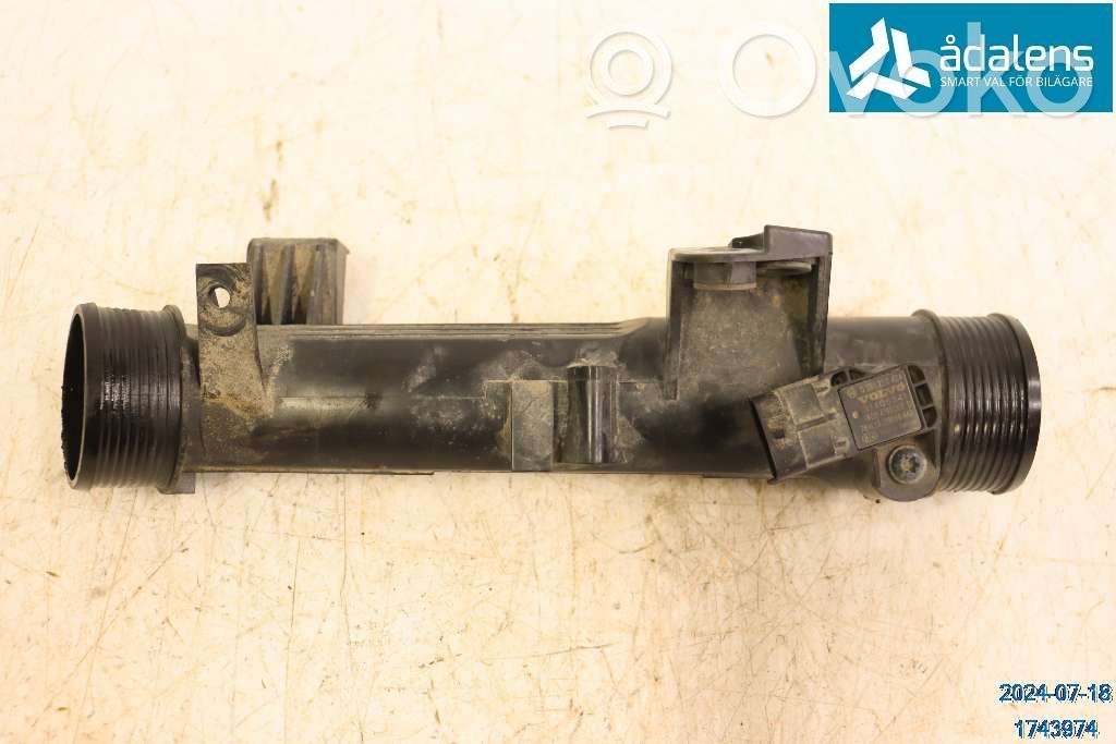 Volvo XC40 Wąż / Rura intercoolera 
