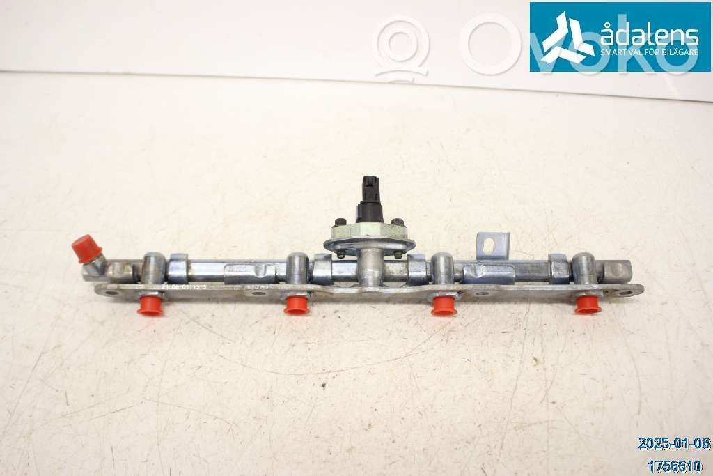 Toyota RAV 4 (XA50) Listwa wtryskowa 