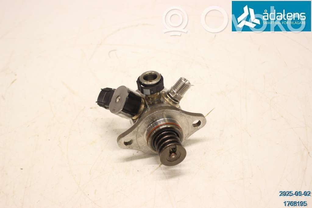 Volvo XC40 Bomba interna de combustible 