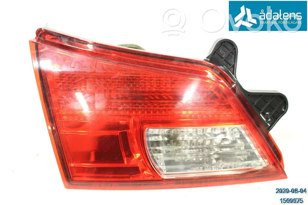 Subaru Outback Takaluukun takavalot 