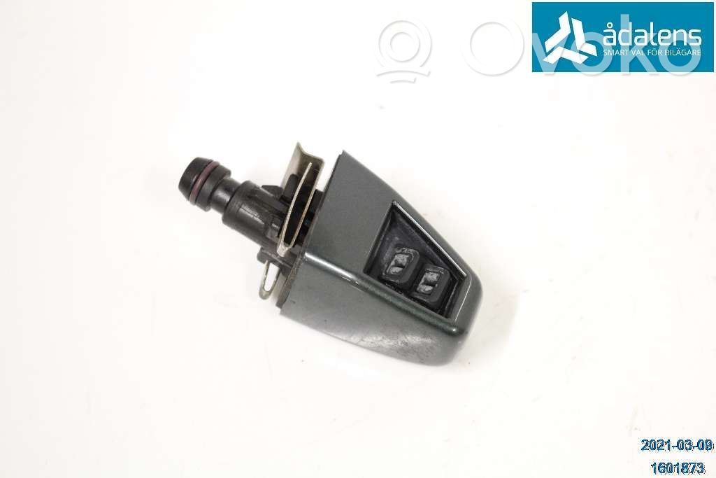 BMW X3 E83 Headlight washer spray nozzle 