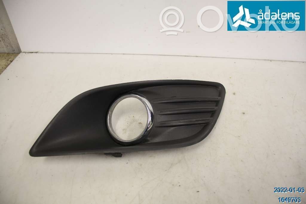 Ford Focus Etusumuvalon ritilä 