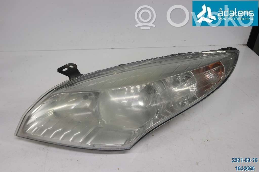 Renault Megane III Lampa przednia 