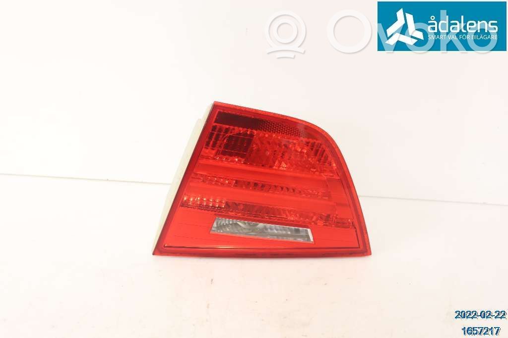 BMW 3 E90 E91 Aizmugurējais lukturis pārsegā 