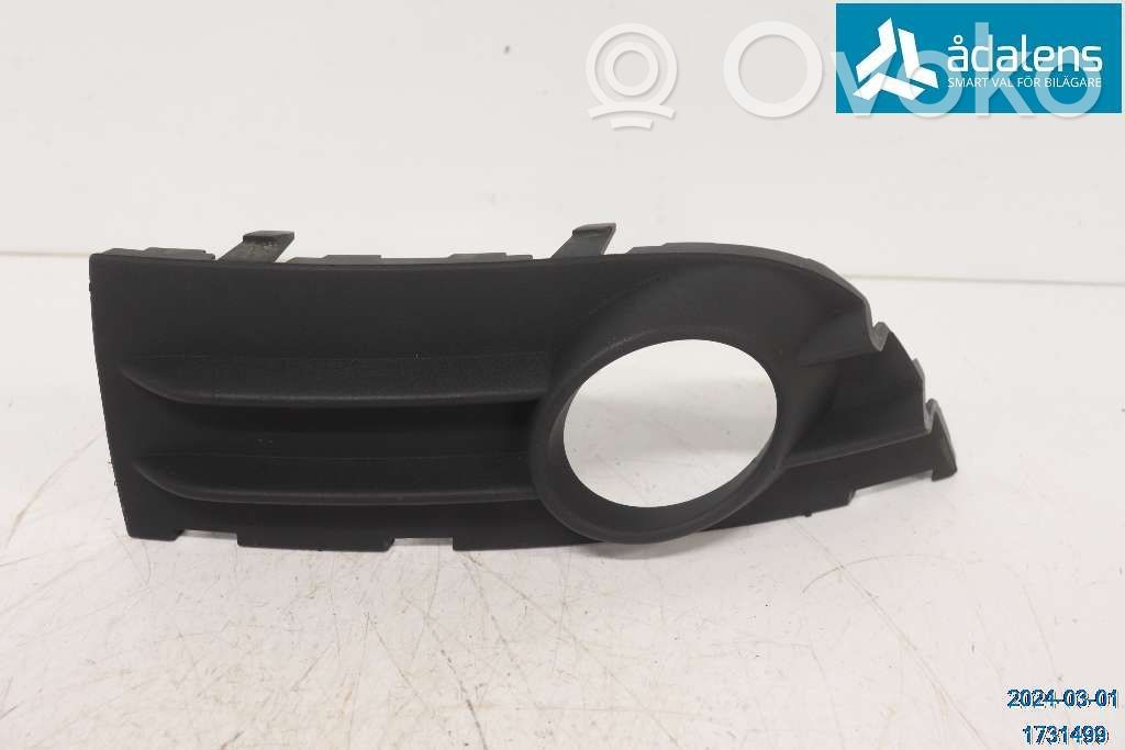 Volvo C30 Etusumuvalon ritilä 