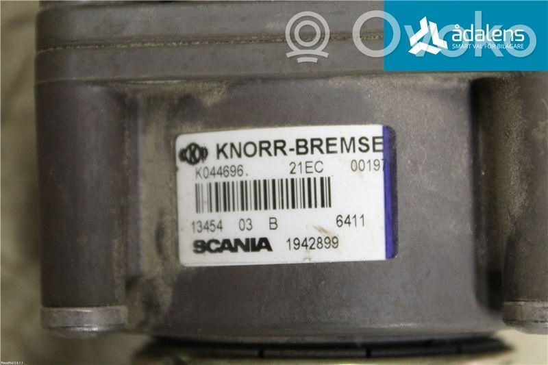 Volvo S90, V90 Support de radiateur sur cadre face avant