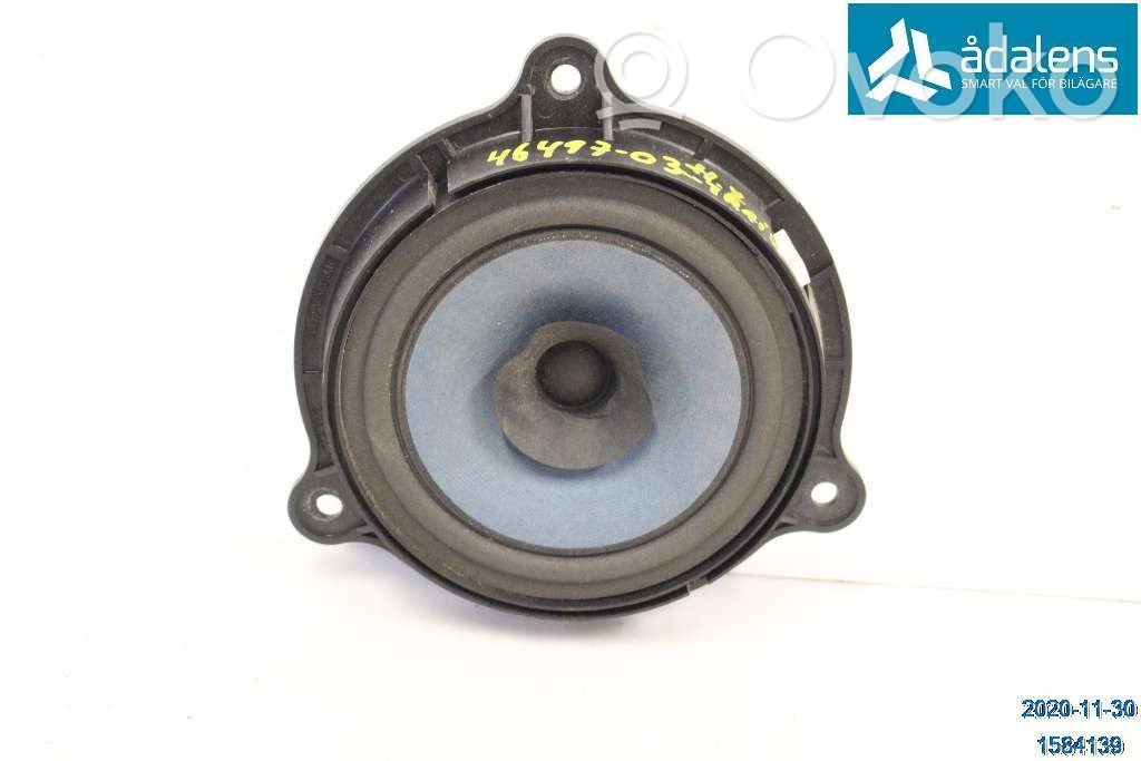 Nissan X-Trail T30 Haut-parleur de porte avant 