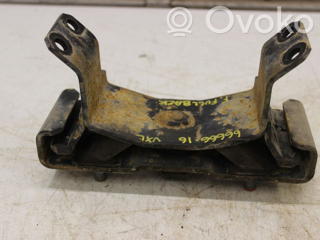 Gearbox mounting bracket