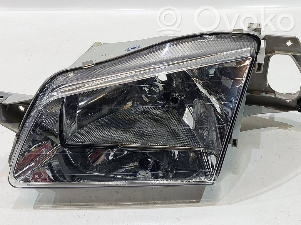 Mazda 323 Headlight/headlamp 