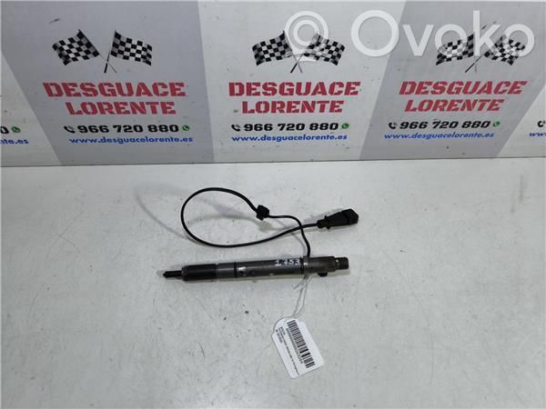 Volkswagen PASSAT B5.5 Inyector de combustible 