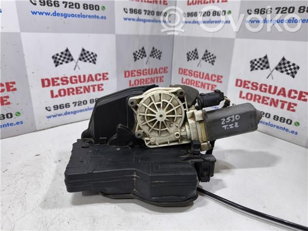 Motor de cierre de puerta trasera   7028909