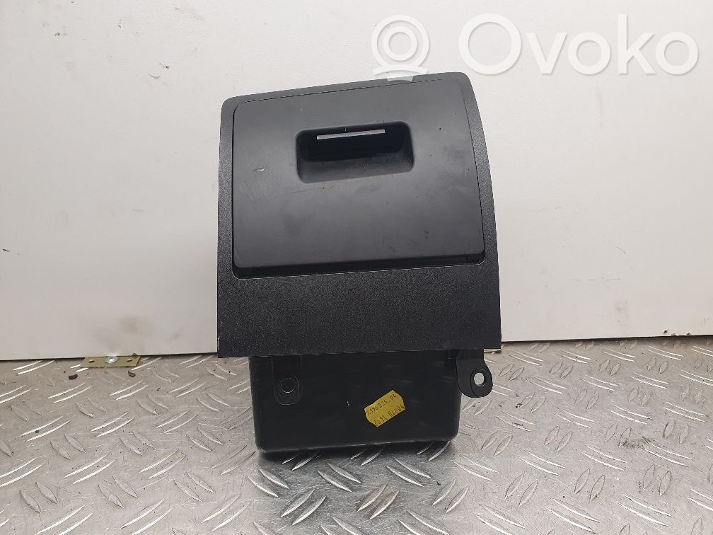 Glove box   5853001,5853001