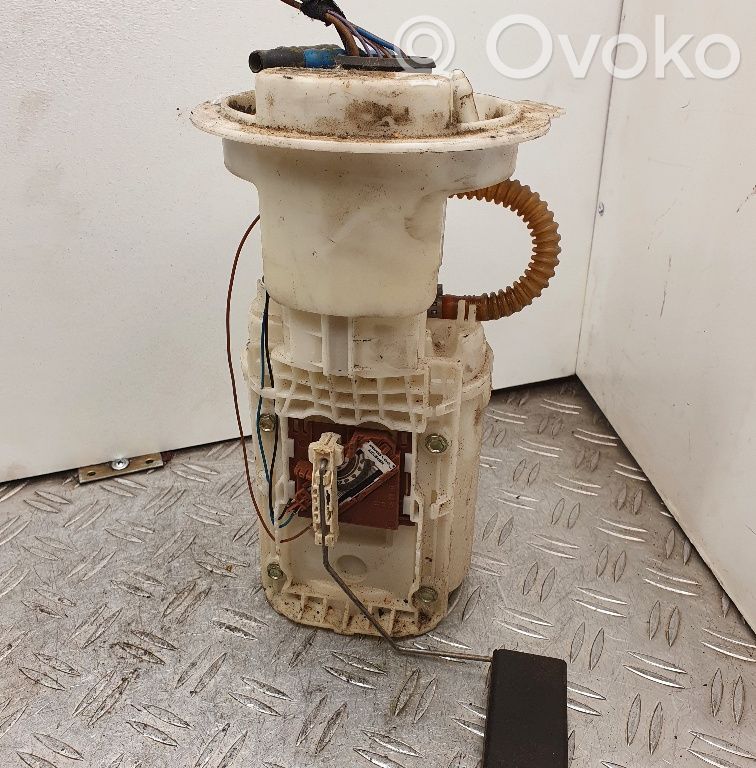 Volkswagen Jetta V Pompa paliwa w zbiorniku 