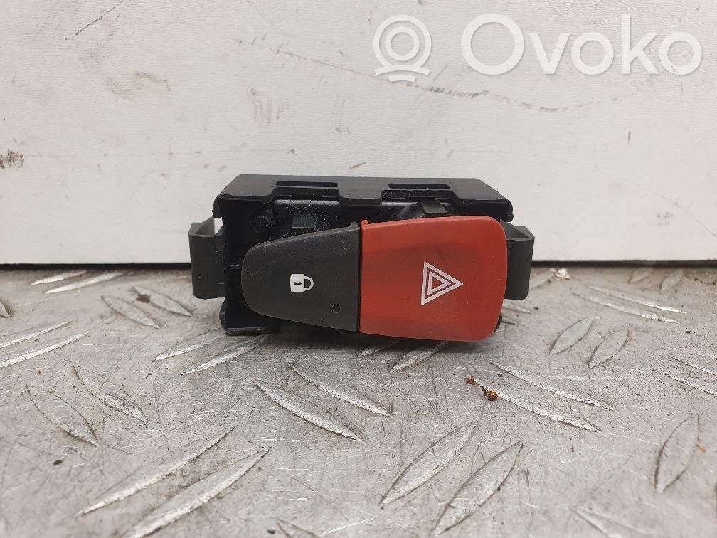 Renault Megane III Hazard light switch 
