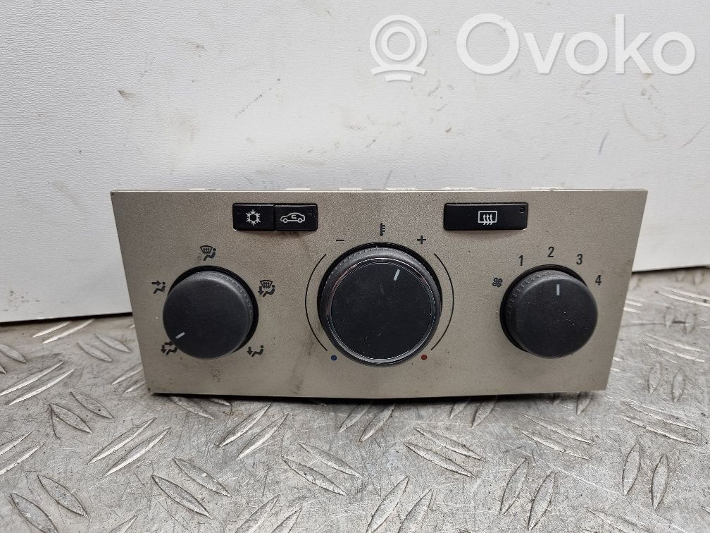 Opel Astra H Climate control unit 