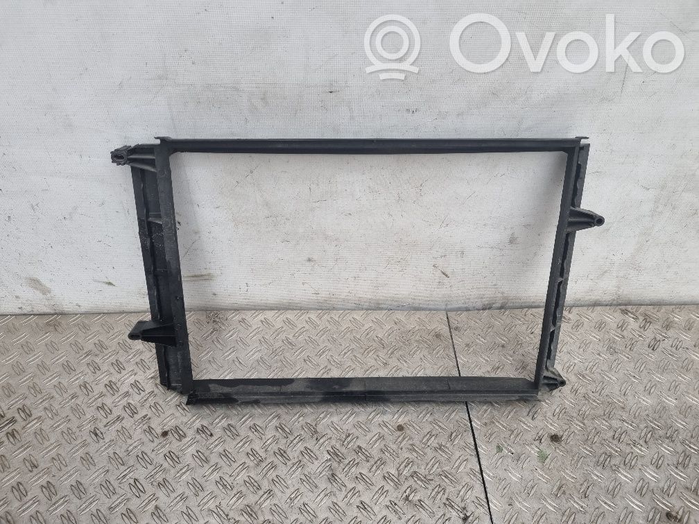 Volvo V70 Radiator trim 