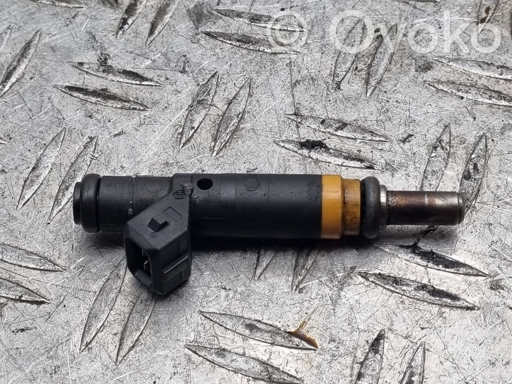 BMW 7 E65 E66 Fuel injector 