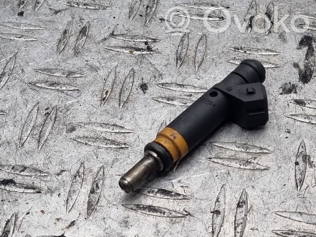 BMW 7 E65 E66 Fuel injector 