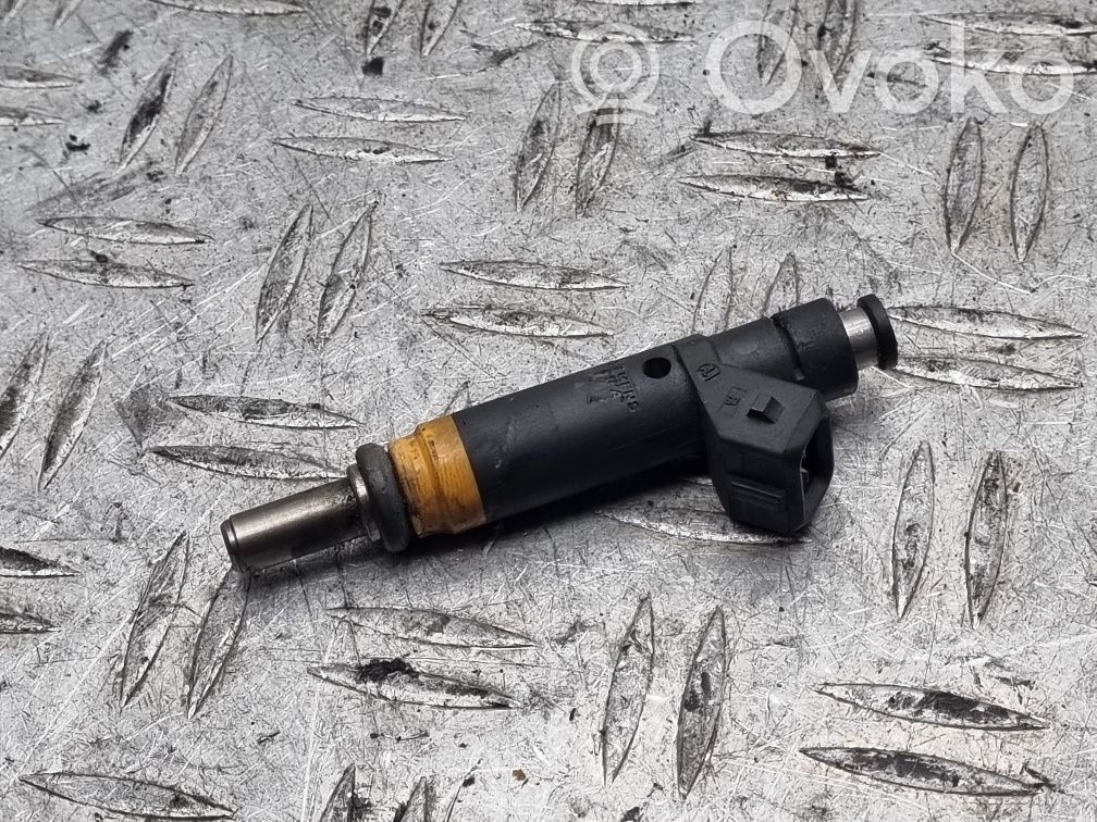 BMW 7 E65 E66 Fuel injector 