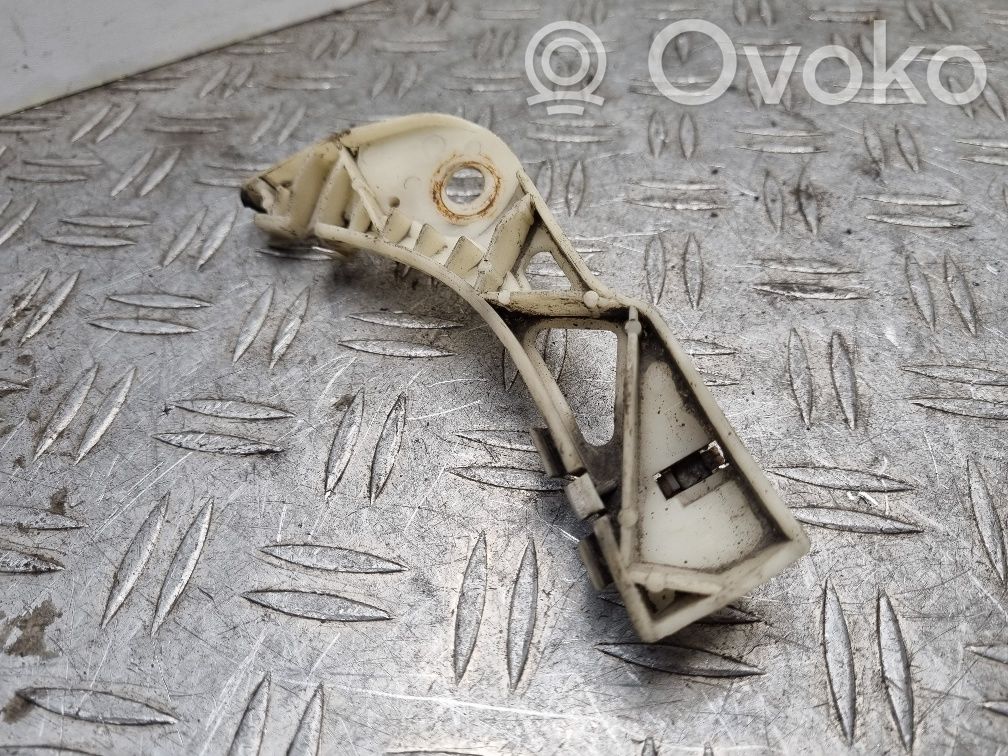 Front bumper mounting bracket