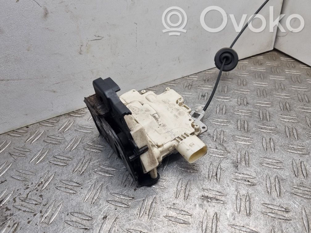 Audi A4 S4 B7 8E 8H Etuoven lukko 