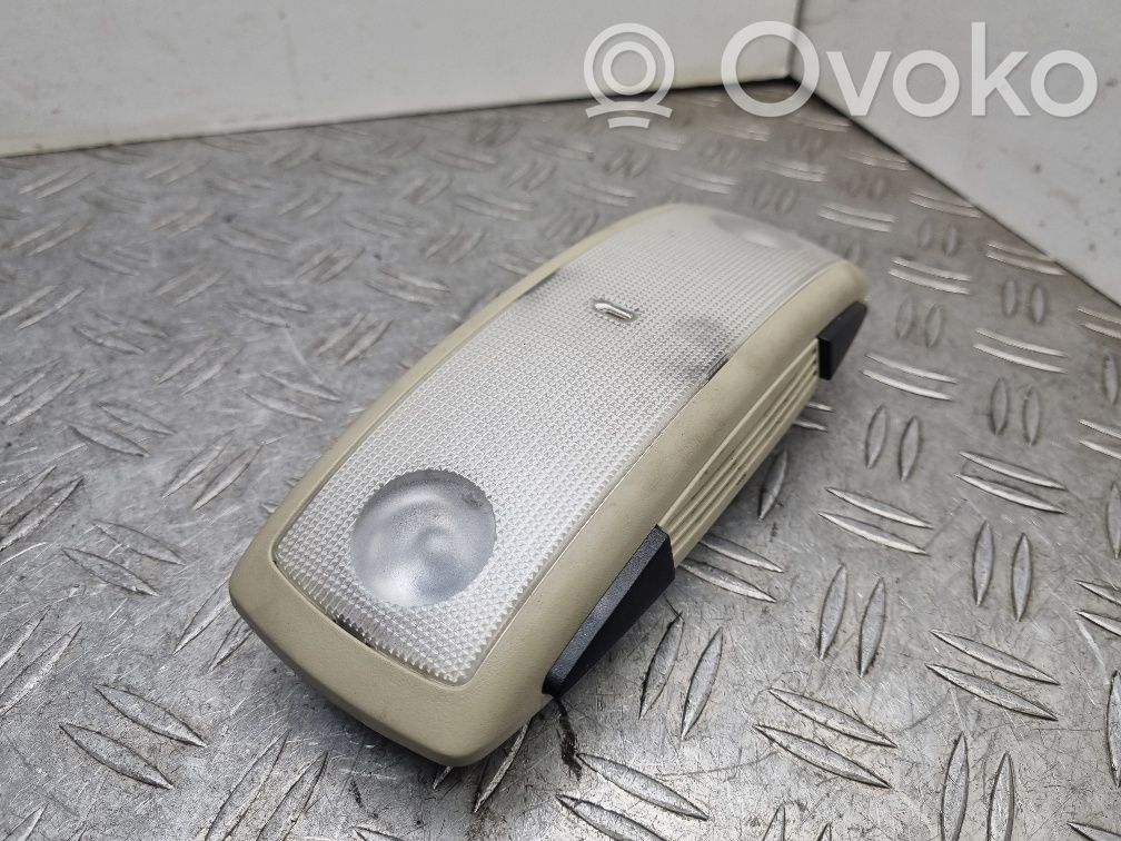Volvo V70 Luz del asiento trasero 