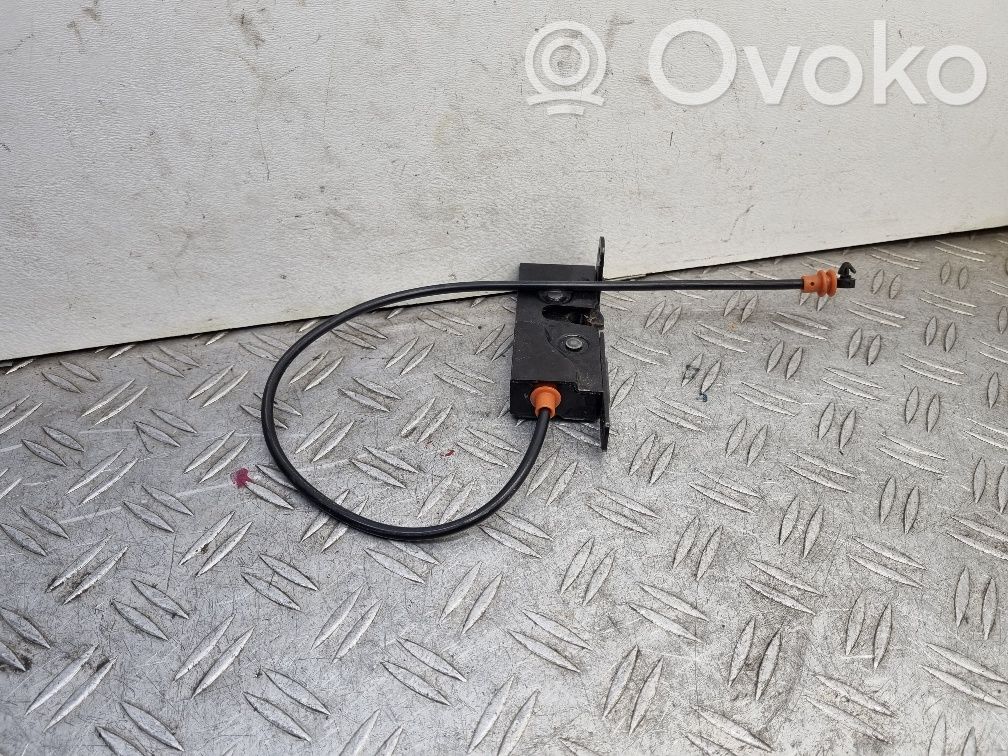 Tailgate lock latch   7111465