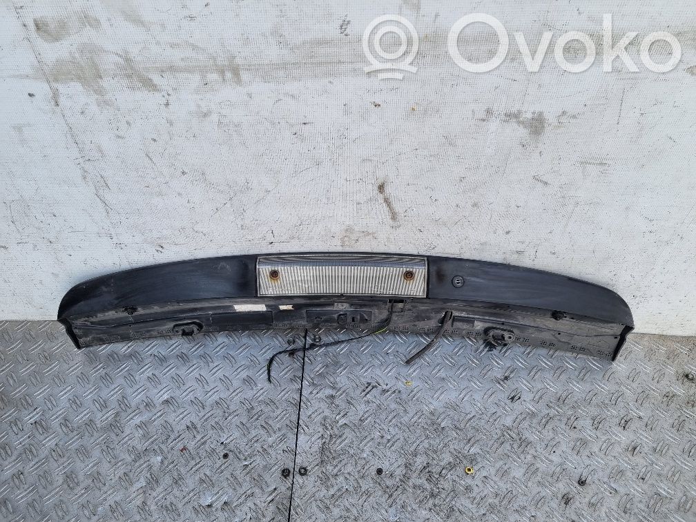 Ford C-MAX I Becquet de coffre 