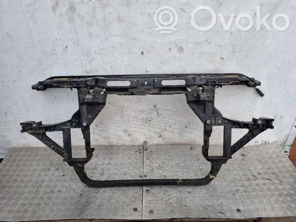 BMW X3 E83 Radiatorių panelė 