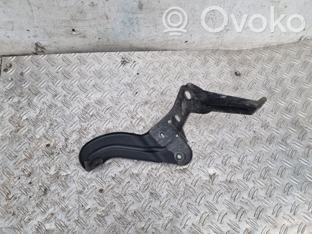 Audi A6 S6 C6 4F Intercooler pipe mounting bracket 